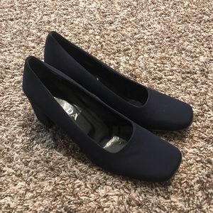 Women’s Prada Heels size 39 or Us 8.5 round toe